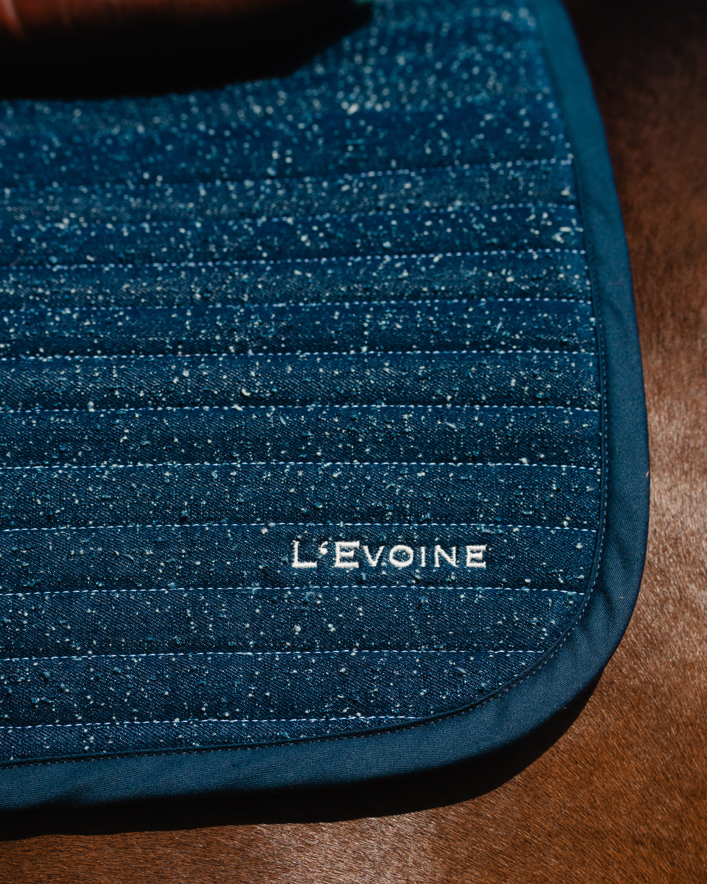 Jumping saddle pad double padding