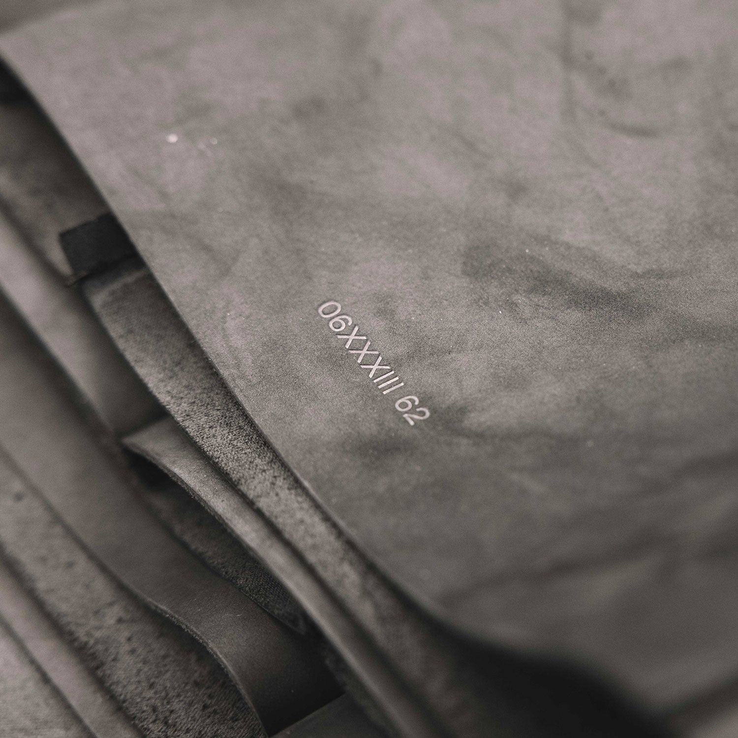 Seriencode der Lederpflegetasche von L'Evoine
