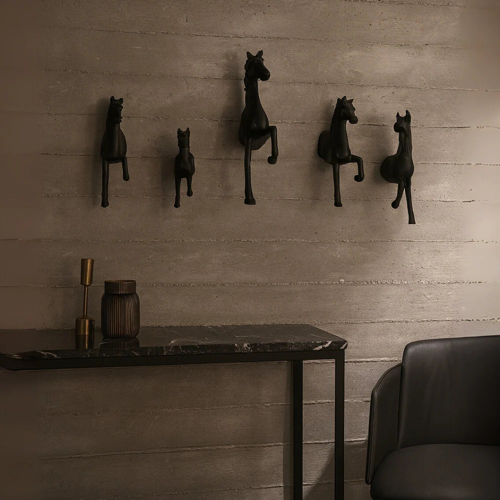 Wandskulpturen „Pferde Herde“ – 5-teilig